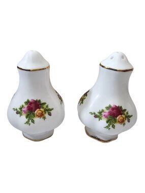 Royal Albert Bone China Old Country Roses Salt & Pepper Shakers - Excellent